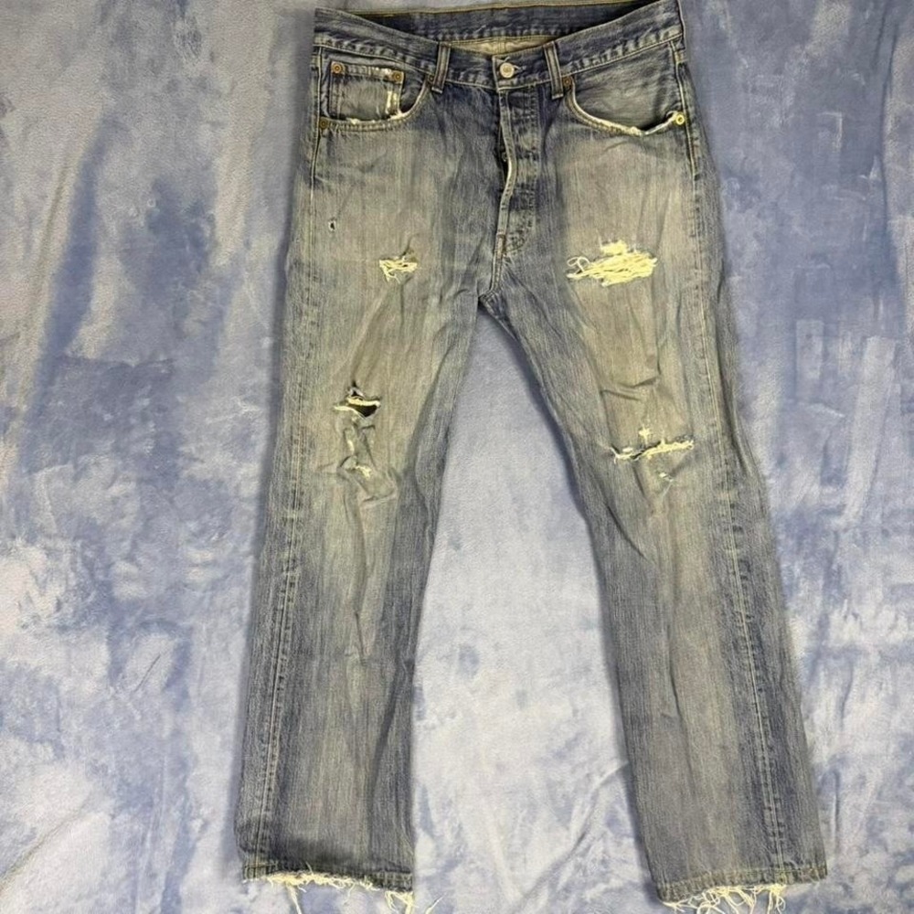 Levi's 501 blue jeans with distressed details‎ men Size 32x34